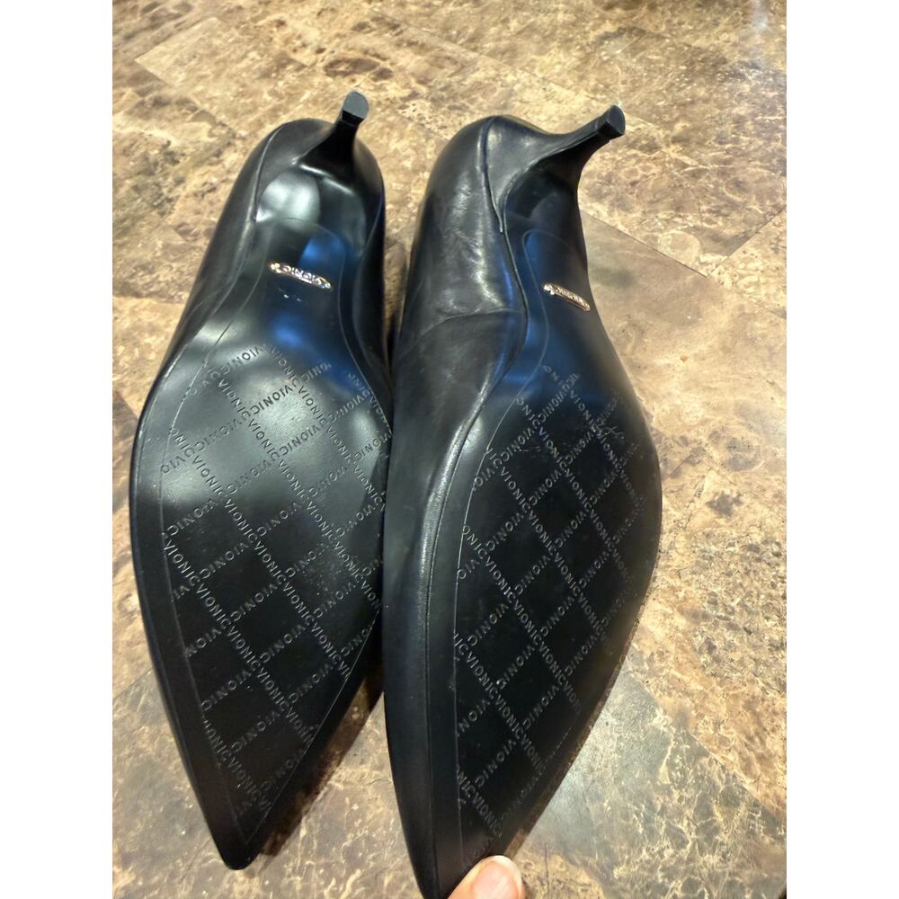 Vionic Black Leather Josie Kitten Heel - Picture 5 of 6